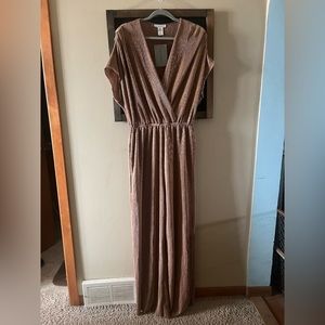 Shimmery stretch jumpsuit. Champagne color. Size M